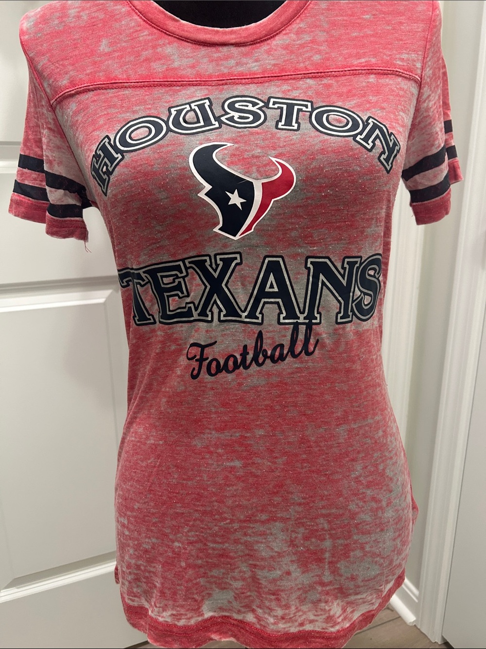 NFL Houston Texans Football Red Graphic Women’s Tee Distressed Look Size Small